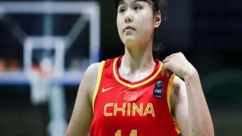 更衣室沉寂，曼联实力超群